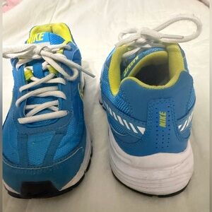 Nike Retro Initiator ladies sneakers. Size 6.5